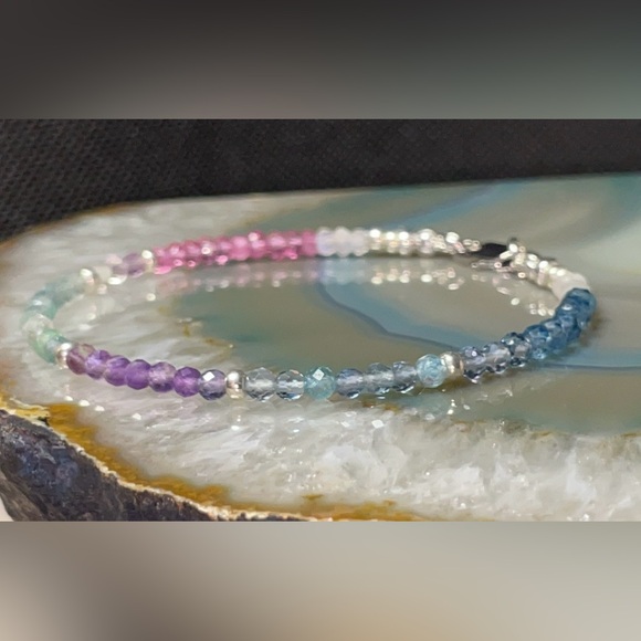 All Gemstone London Topaz and Sterling Silver Bracelet. - Picture 8 of 9